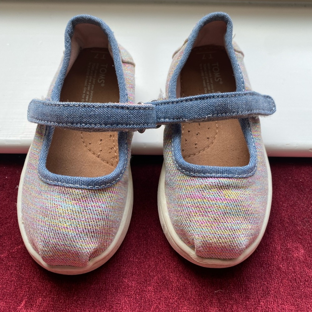 Toms